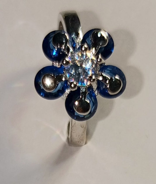 Elegant Blue Sapphire Flower Ring – Dazzling Silver Floral Design