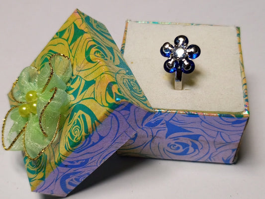 Elegant Blue Sapphire Flower Ring – Dazzling Silver Floral Design