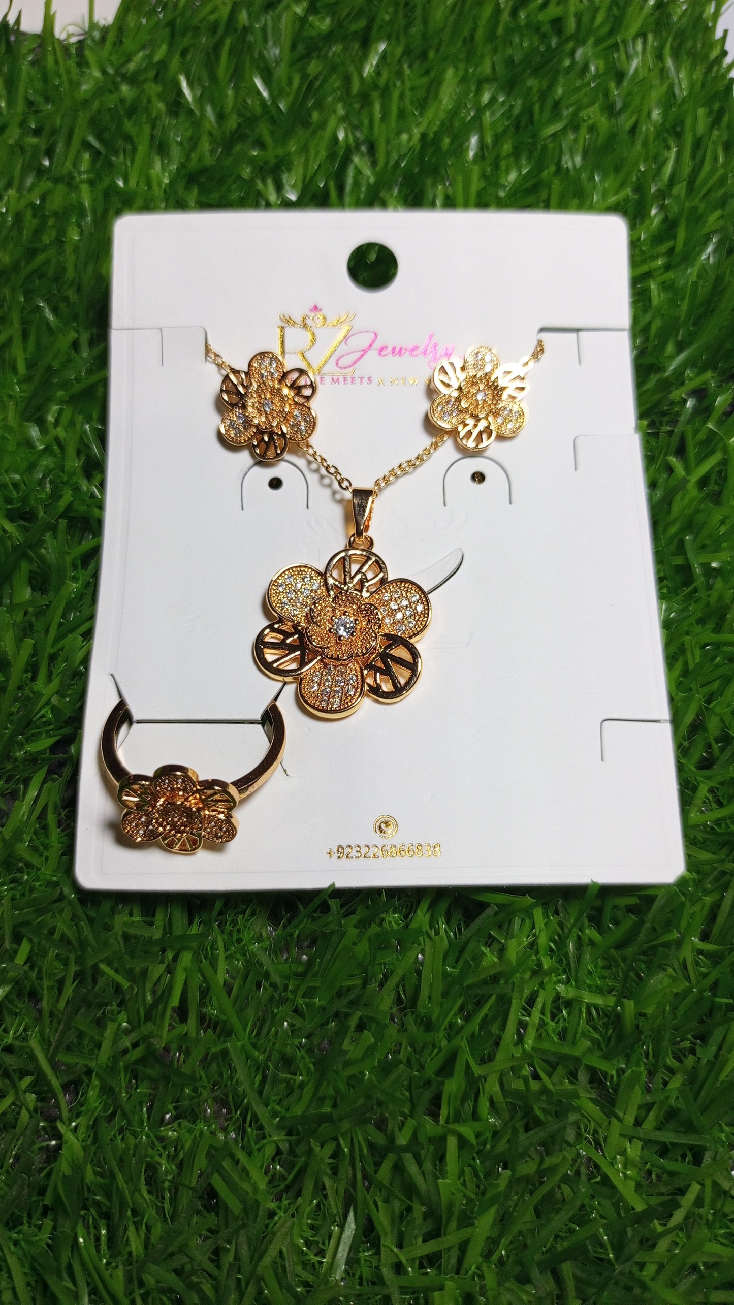 Elegant Gold Floral Jewelry Set